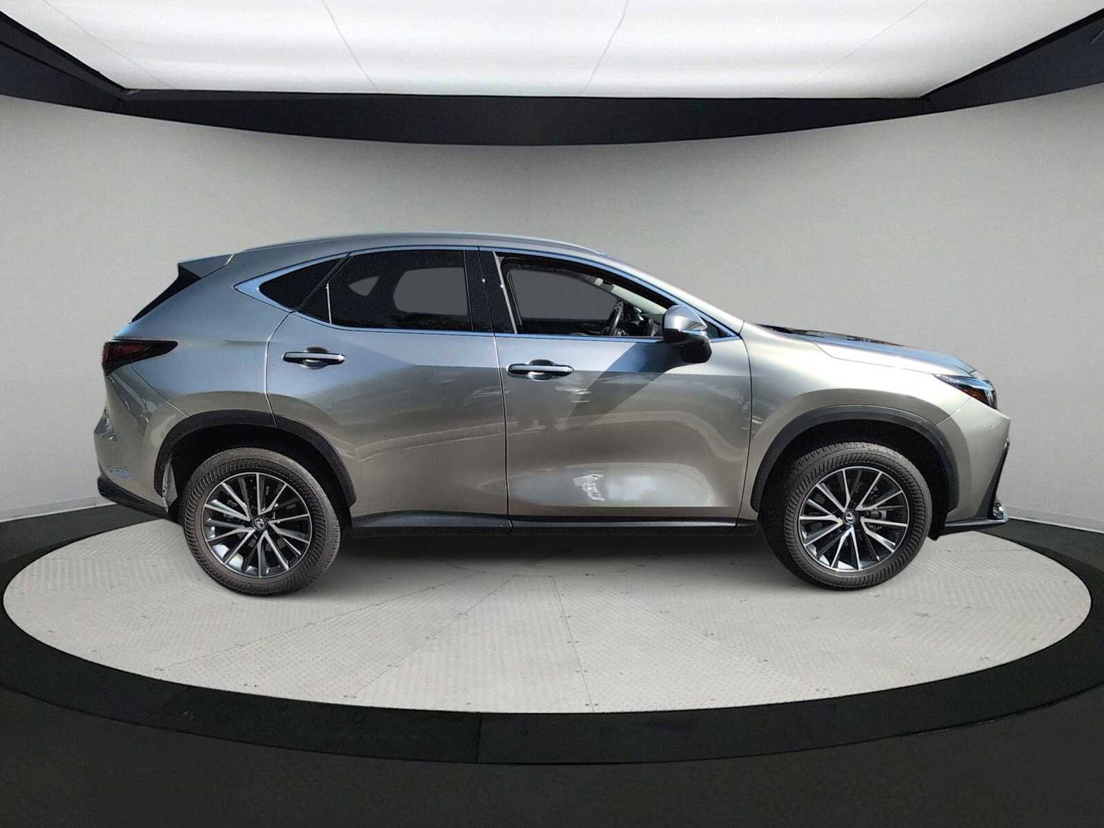 Used 2025 Lexus NX 350h AWD w/ Accessory Package (2T) image 9