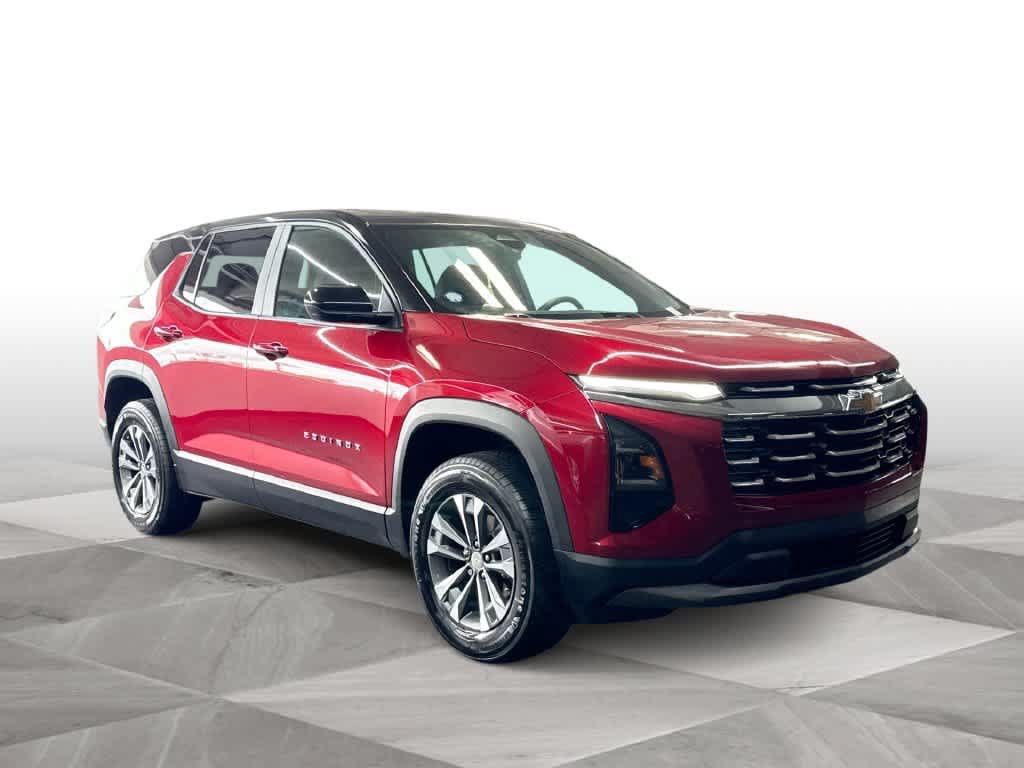 Used 2025 Chevrolet Equinox LT FWD image 2