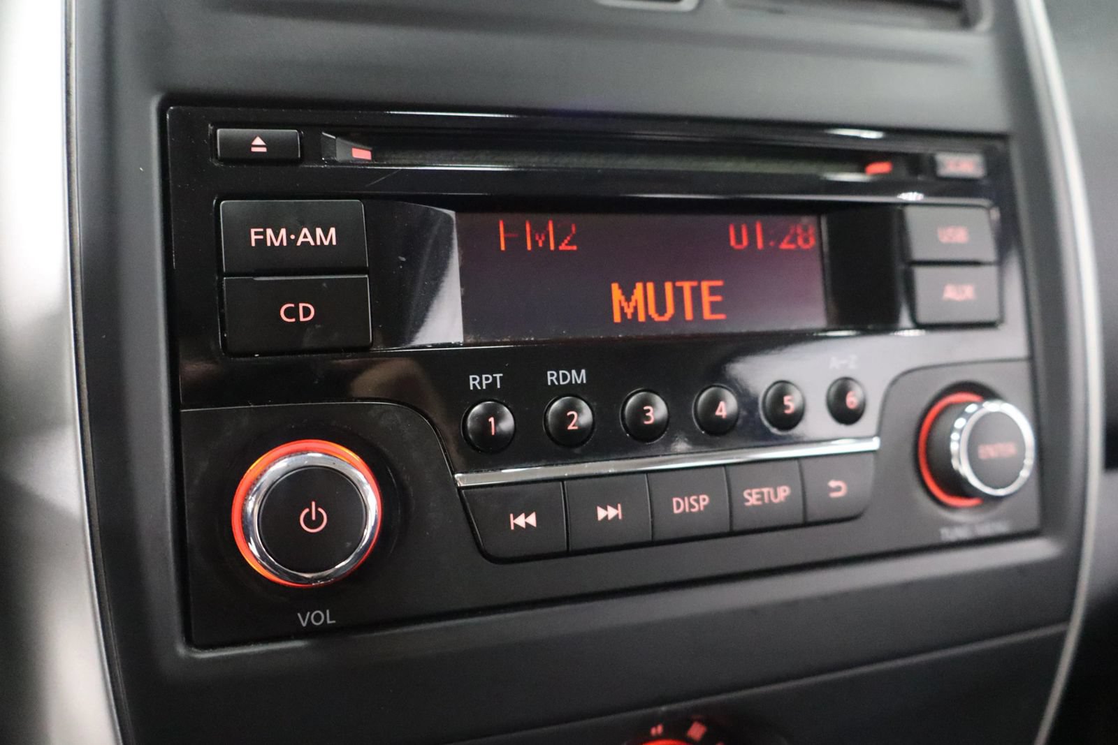 Used 2015 Nissan Versa SV FWD image 15
