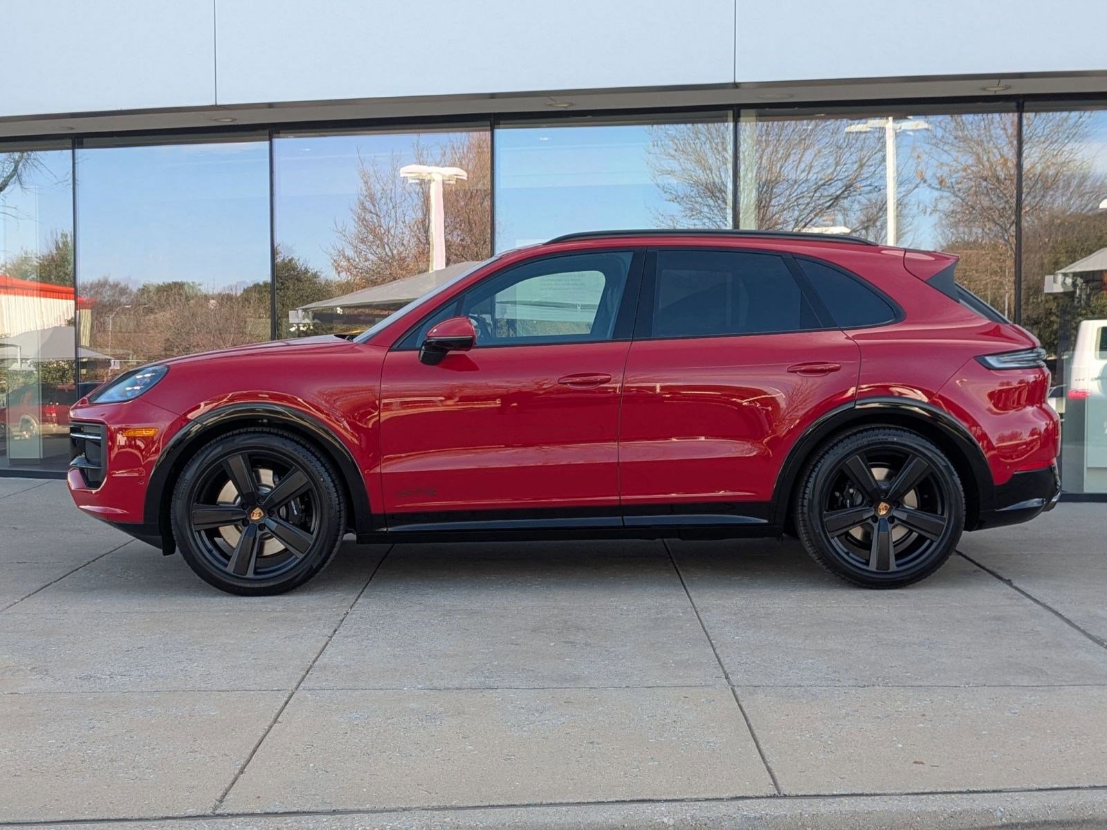 New 2026 Porsche Cayenne GTS image 2