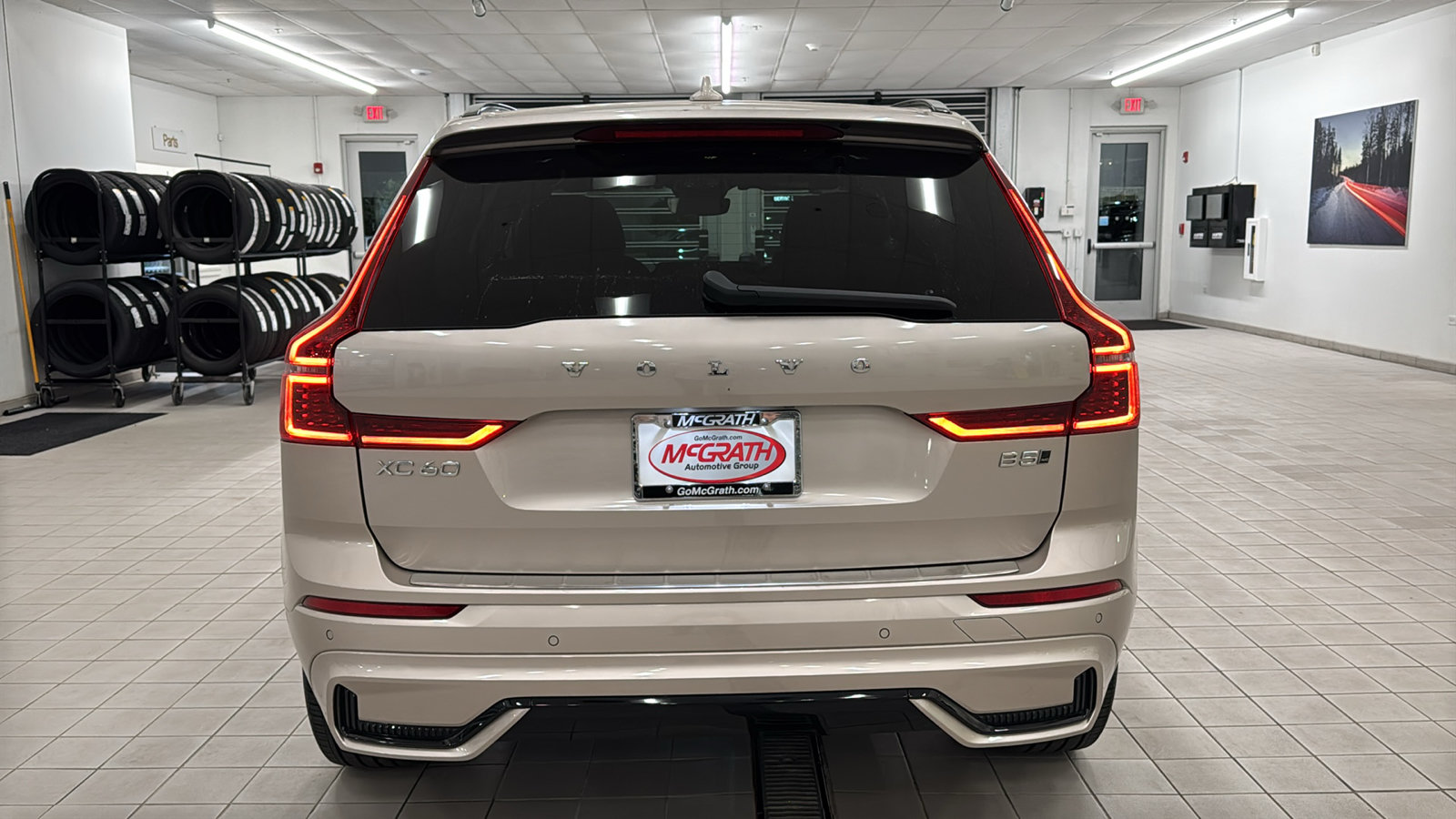 Used 2026 Volvo XC60 B5 Plus AWD/4WD image 6