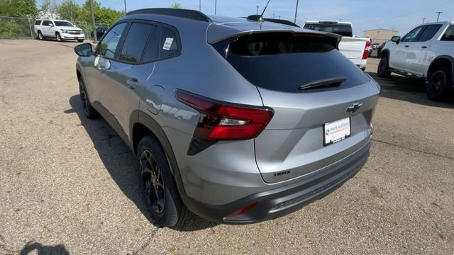 New 2026 Chevrolet Trax LT w/ Driver Confidence Package FWD image 8