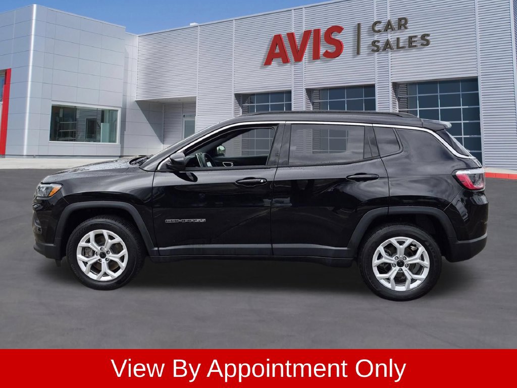Used 2025 Jeep Compass Latitude AWD/4WD image 8