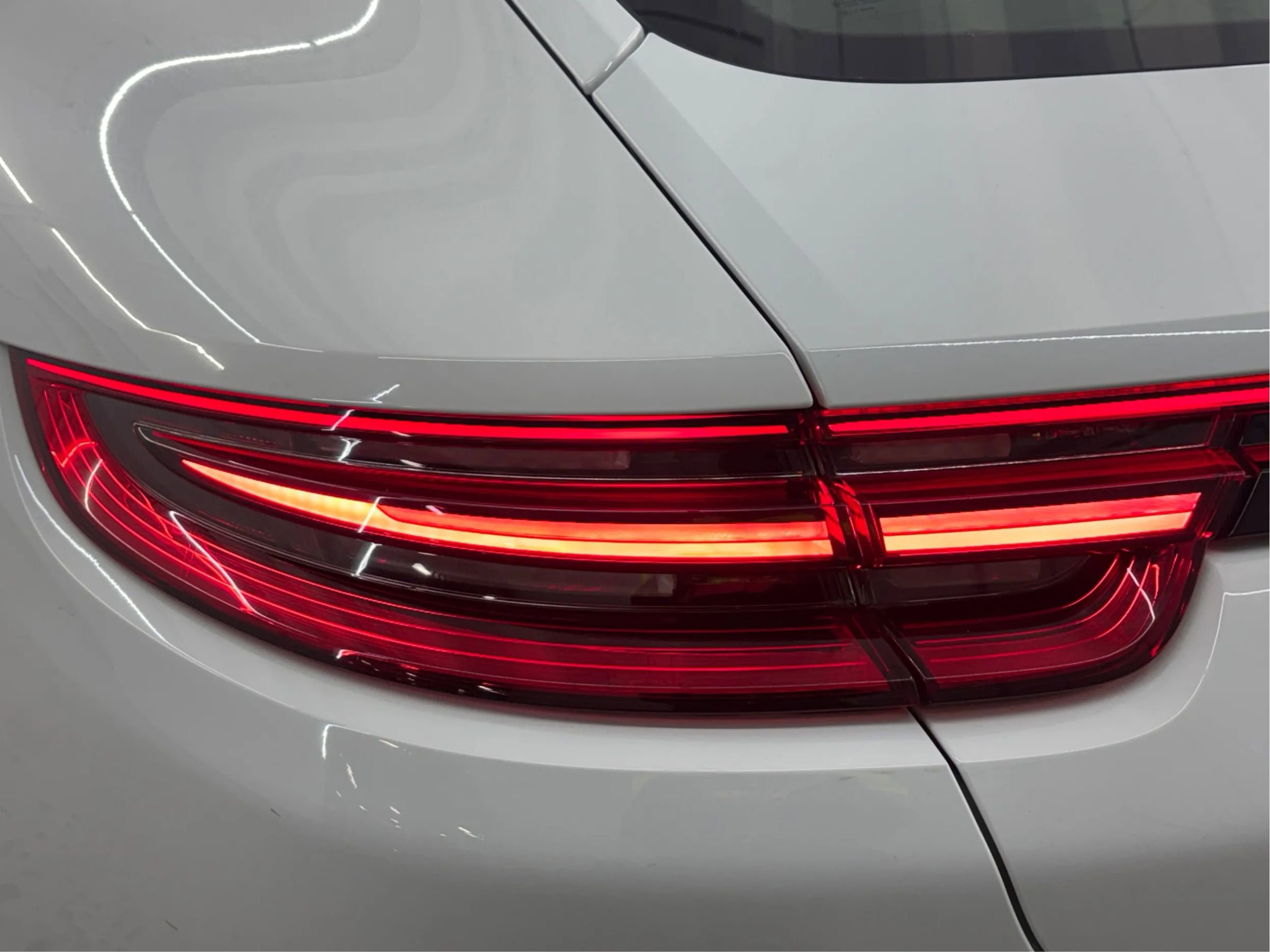 Used 2017 Porsche Panamera image 35