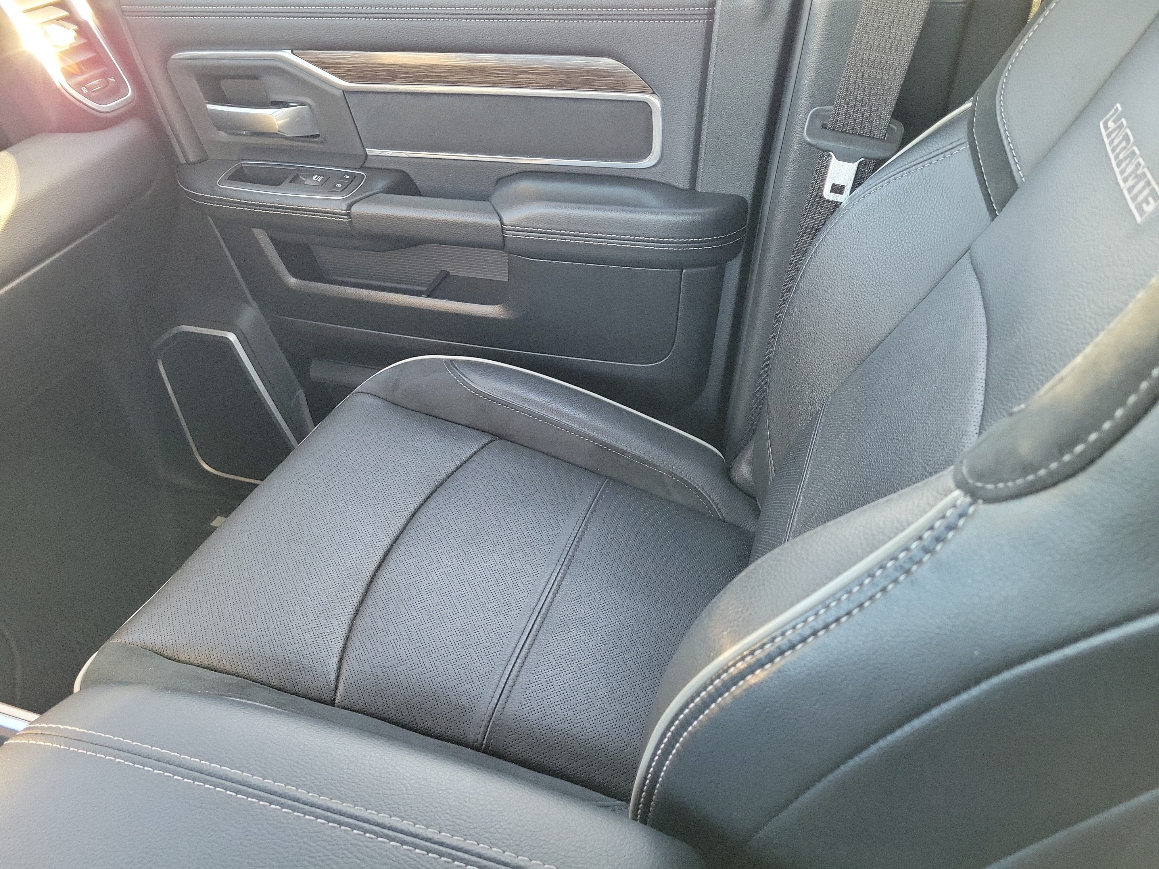 Used 2019 RAM 3500 Laramie AWD/4WD image 16