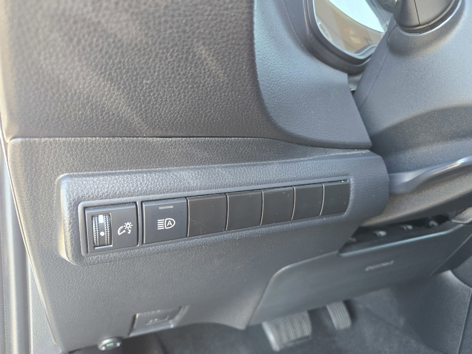 Used 2024 Toyota Corolla LE image 23