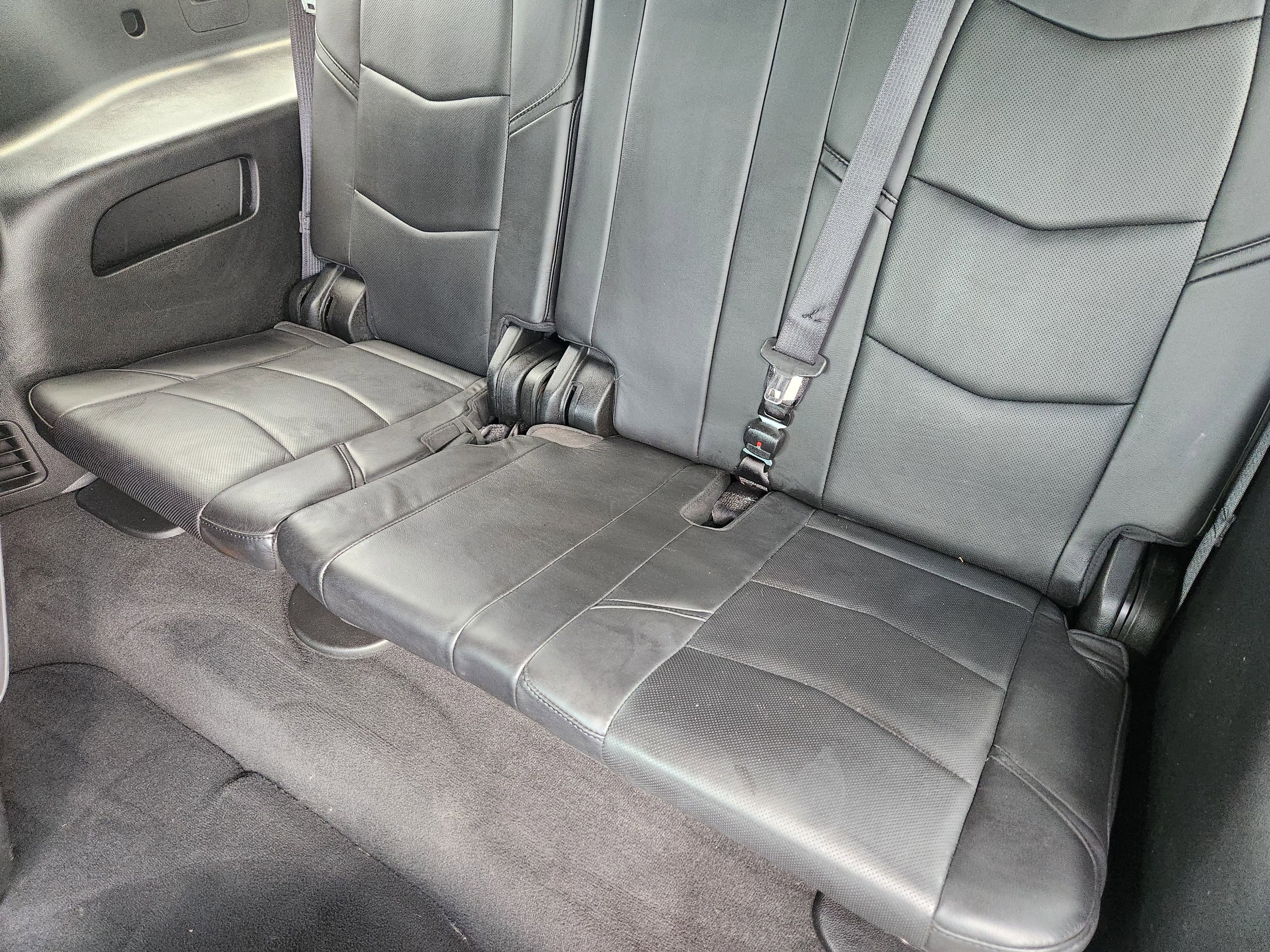 Used 2020 Cadillac Escalade ESV Platinum AWD/4WD image 32