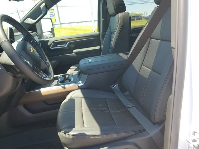 New 2026 Chevrolet Silverado 2500 High Country w/ High Country Premium Package AWD/4WD image 17