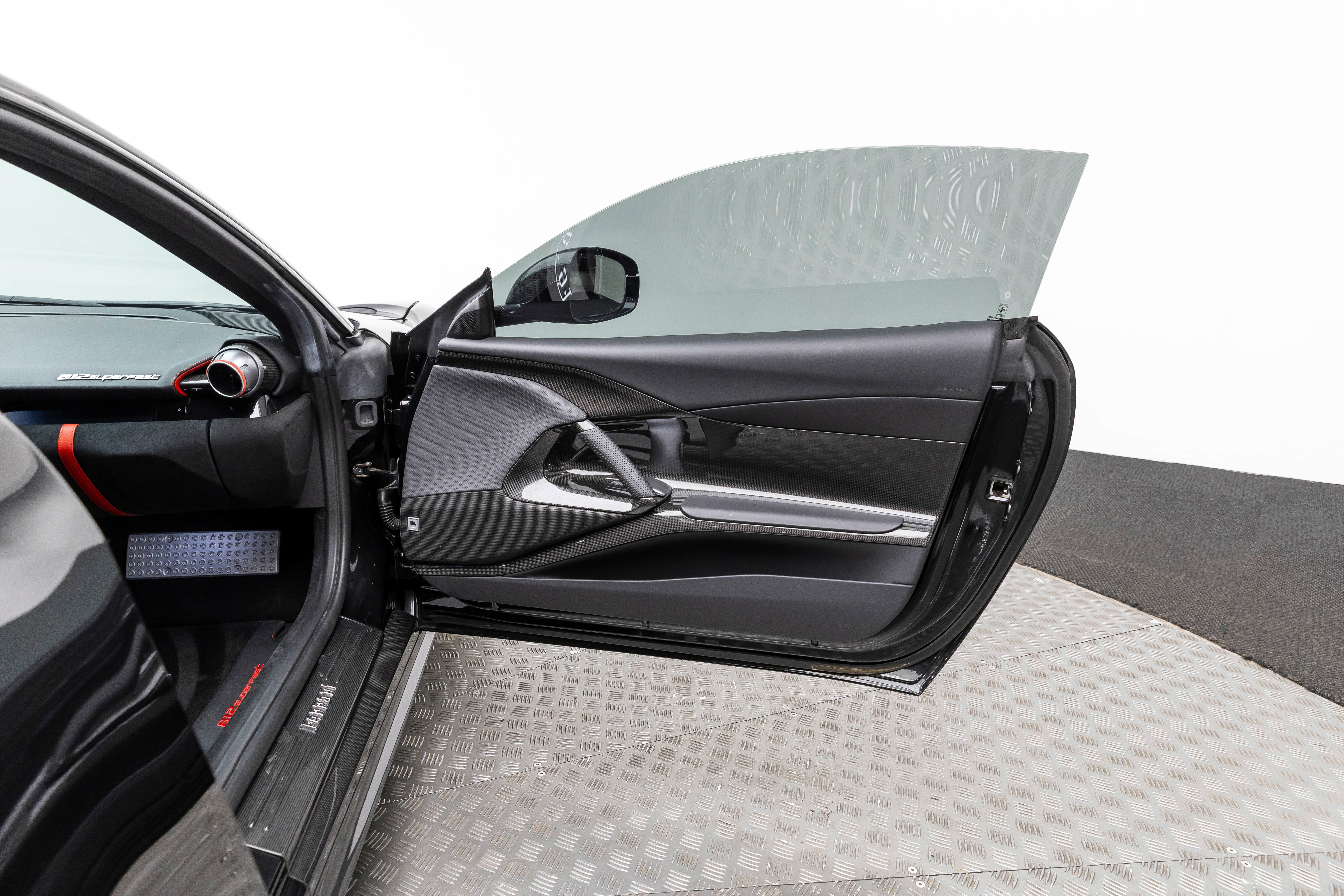 Used 2019 Ferrari 812 Superfast image 34