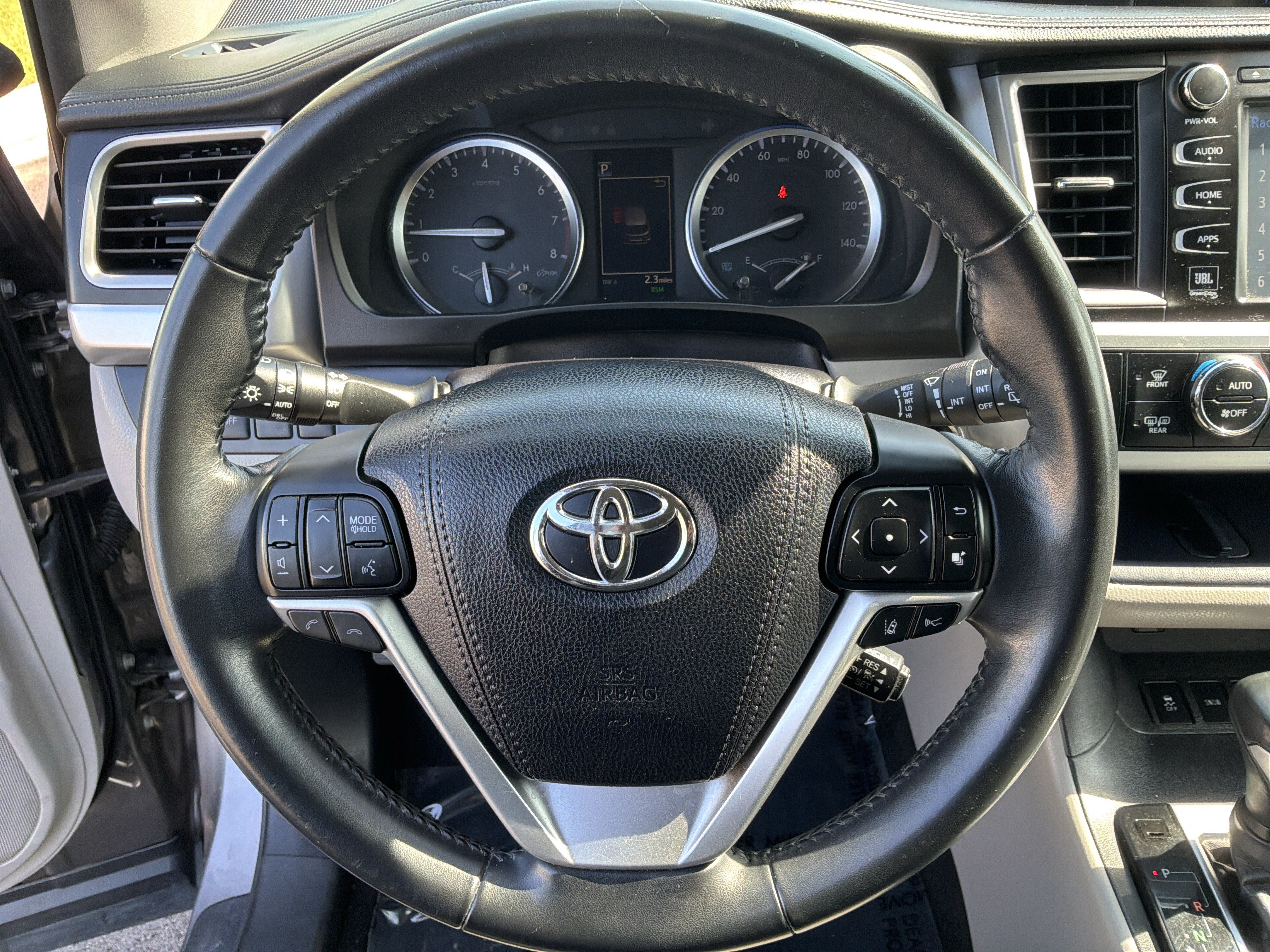 Used 2018 Toyota Highlander Limited FWD image 18
