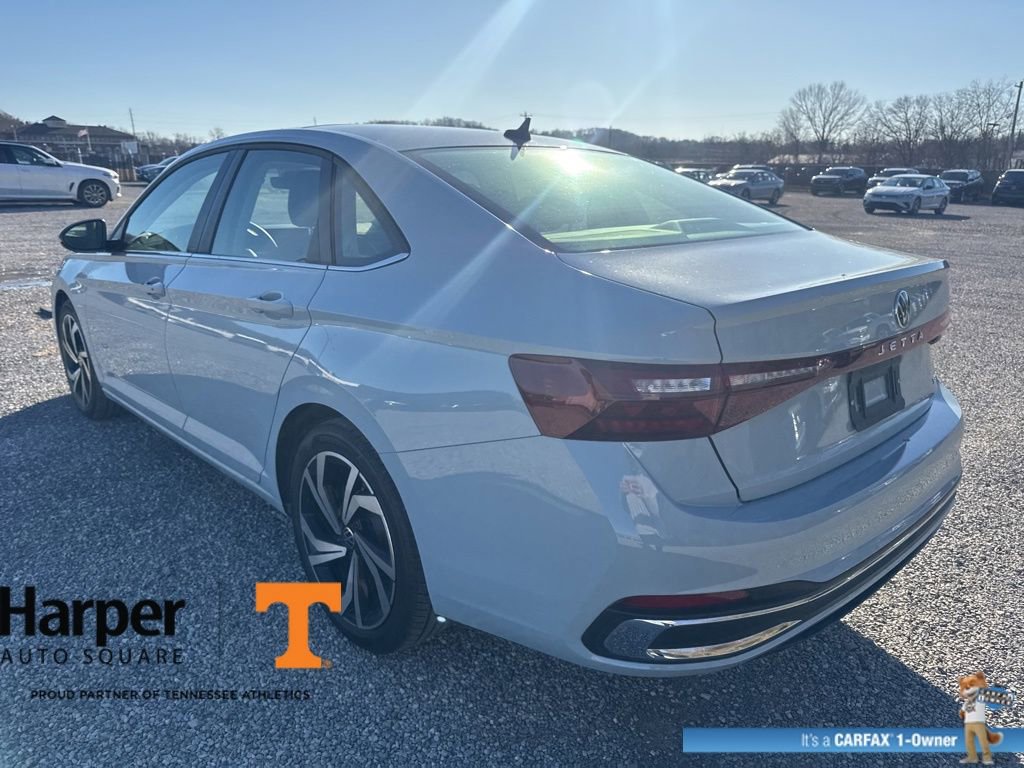 Used 2025 Volkswagen Jetta SEL image 3