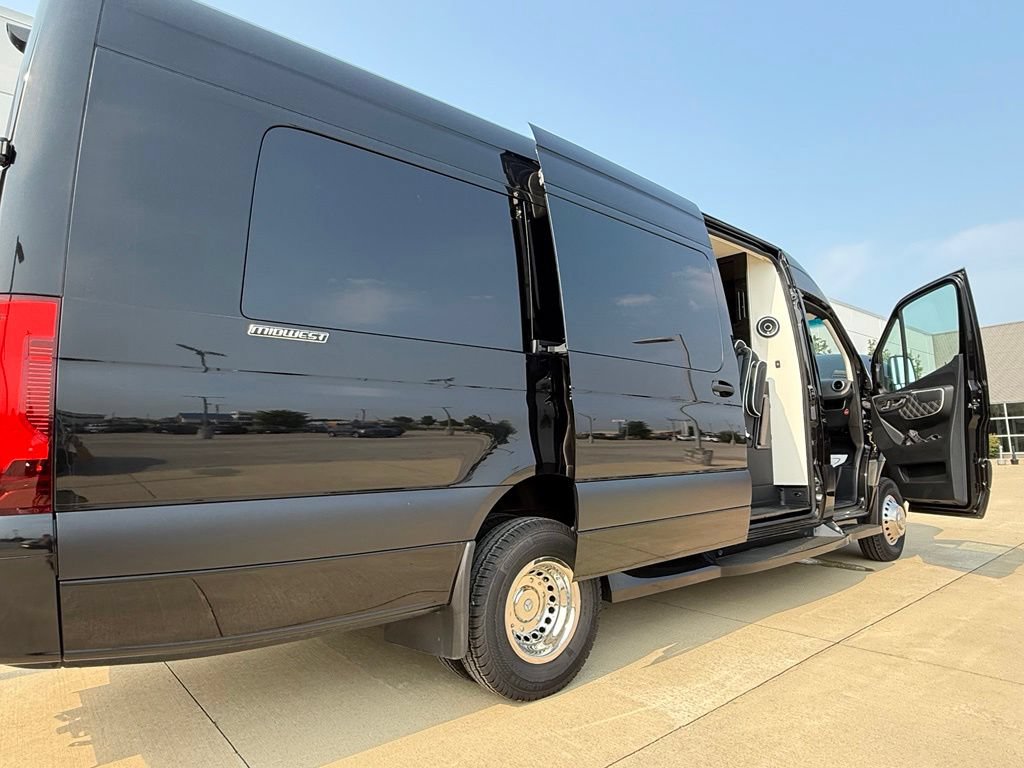 Used 2023 Mercedes-Benz Sprinter 3500 image 21