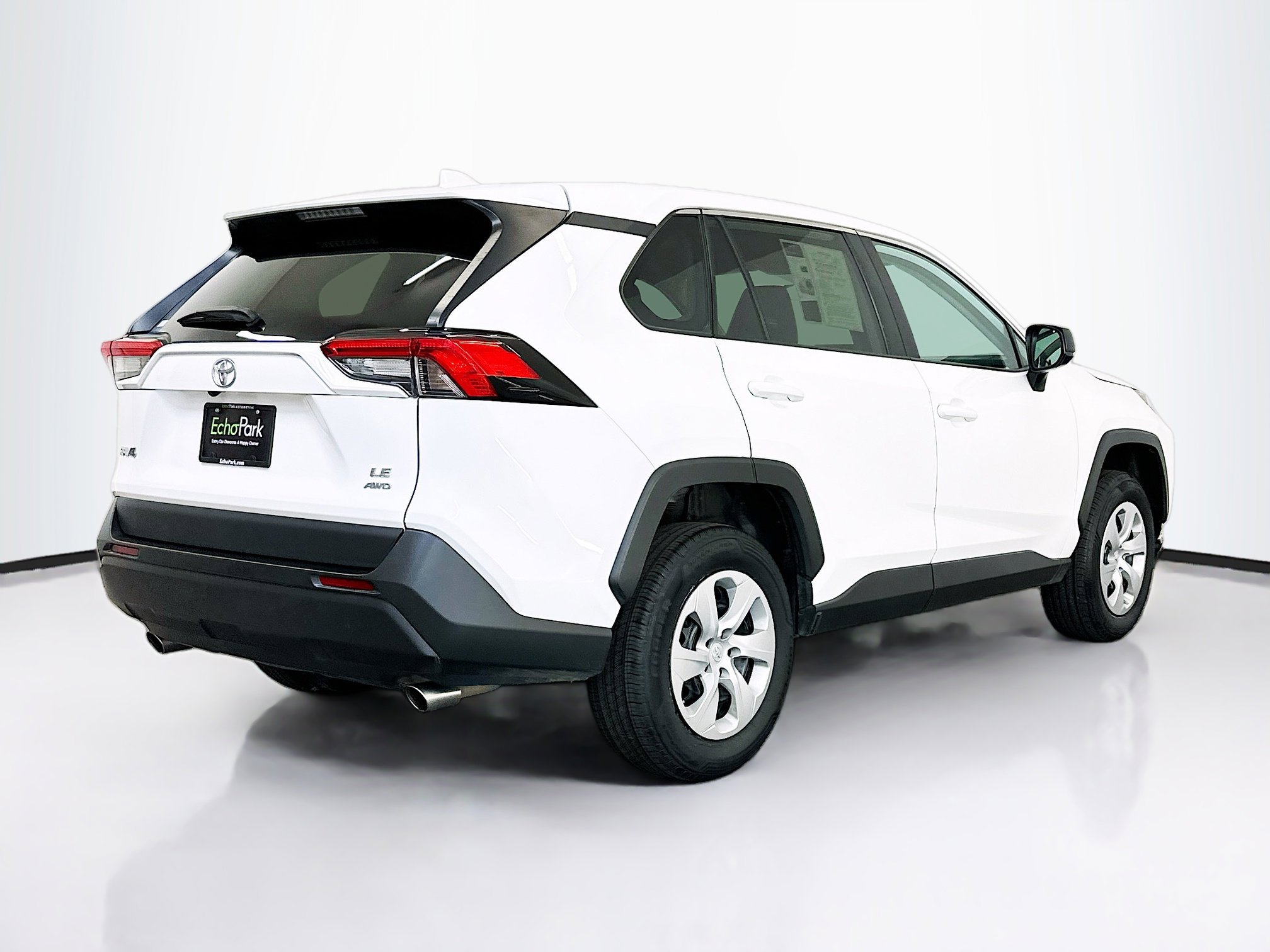 Used 2024 Toyota RAV4 LE image 9