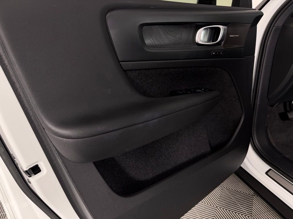 Used 2023 Volvo XC40 Recharge Ultimate w/ Protection Package Premier image 26
