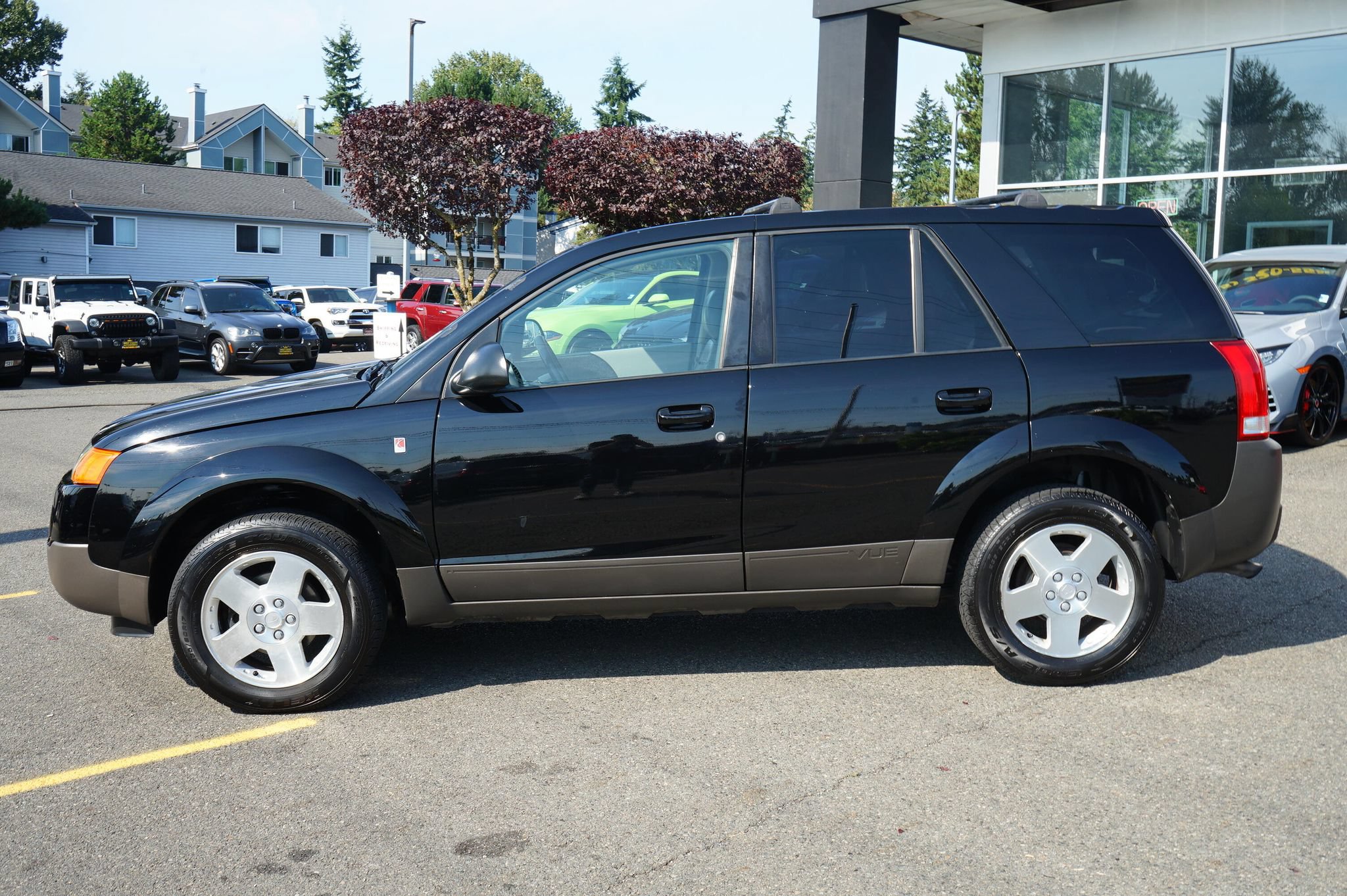 Used 2004 Saturn Vue AWD V6 w/ Leather Appointments Pkg image 2