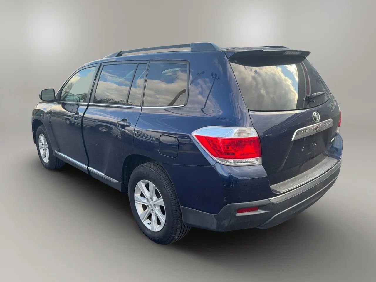 Used 2011 Toyota Highlander SE image 4