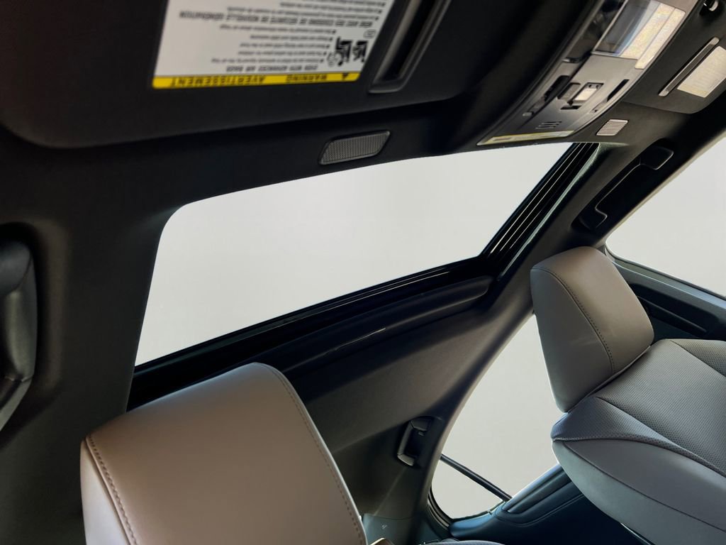 New 2025 Lexus ES 300h w/ Premium Package image 4