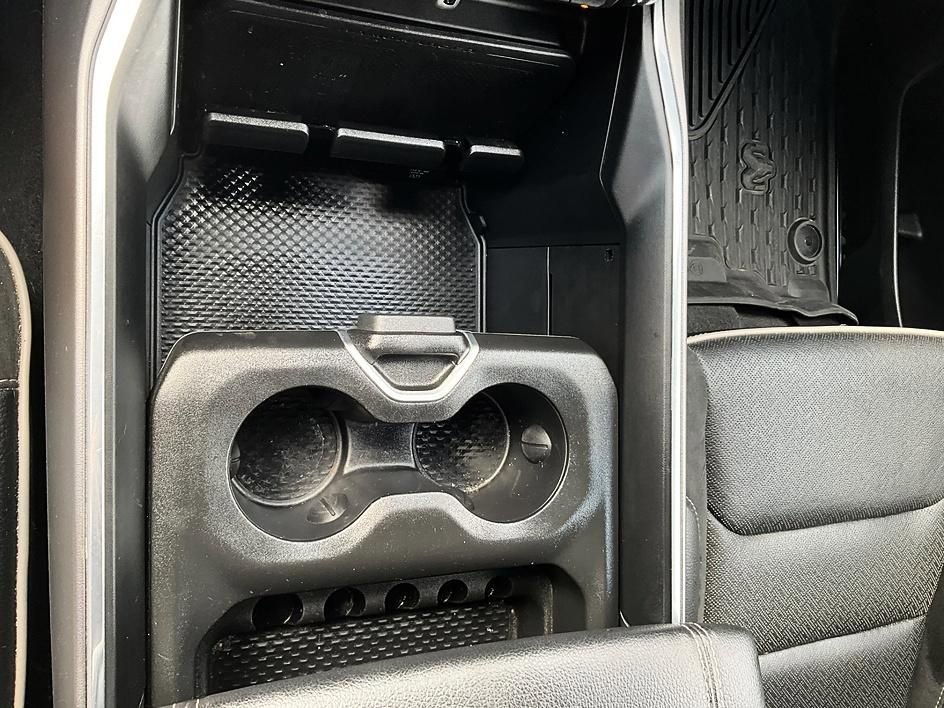 Used 2022 RAM 1500 Laramie AWD/4WD image 24