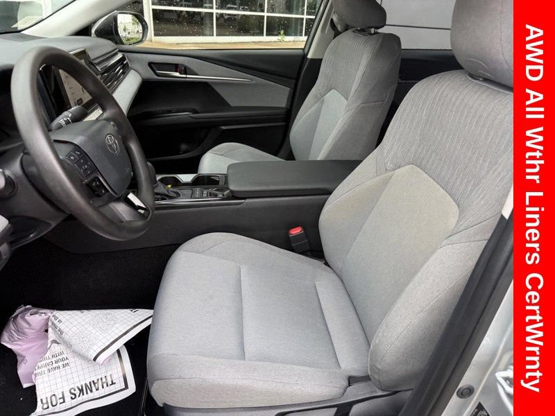 Used 2025 Toyota Camry LE AWD/4WD image 16