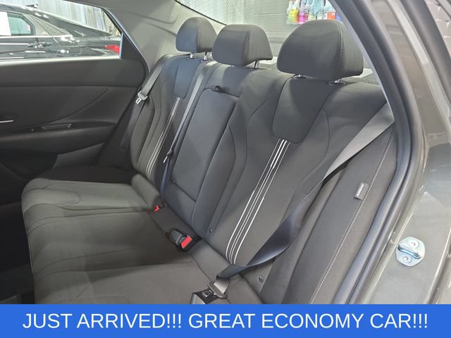 Used 2025 Hyundai Elantra SEL w/ Cargo Package FWD image 14