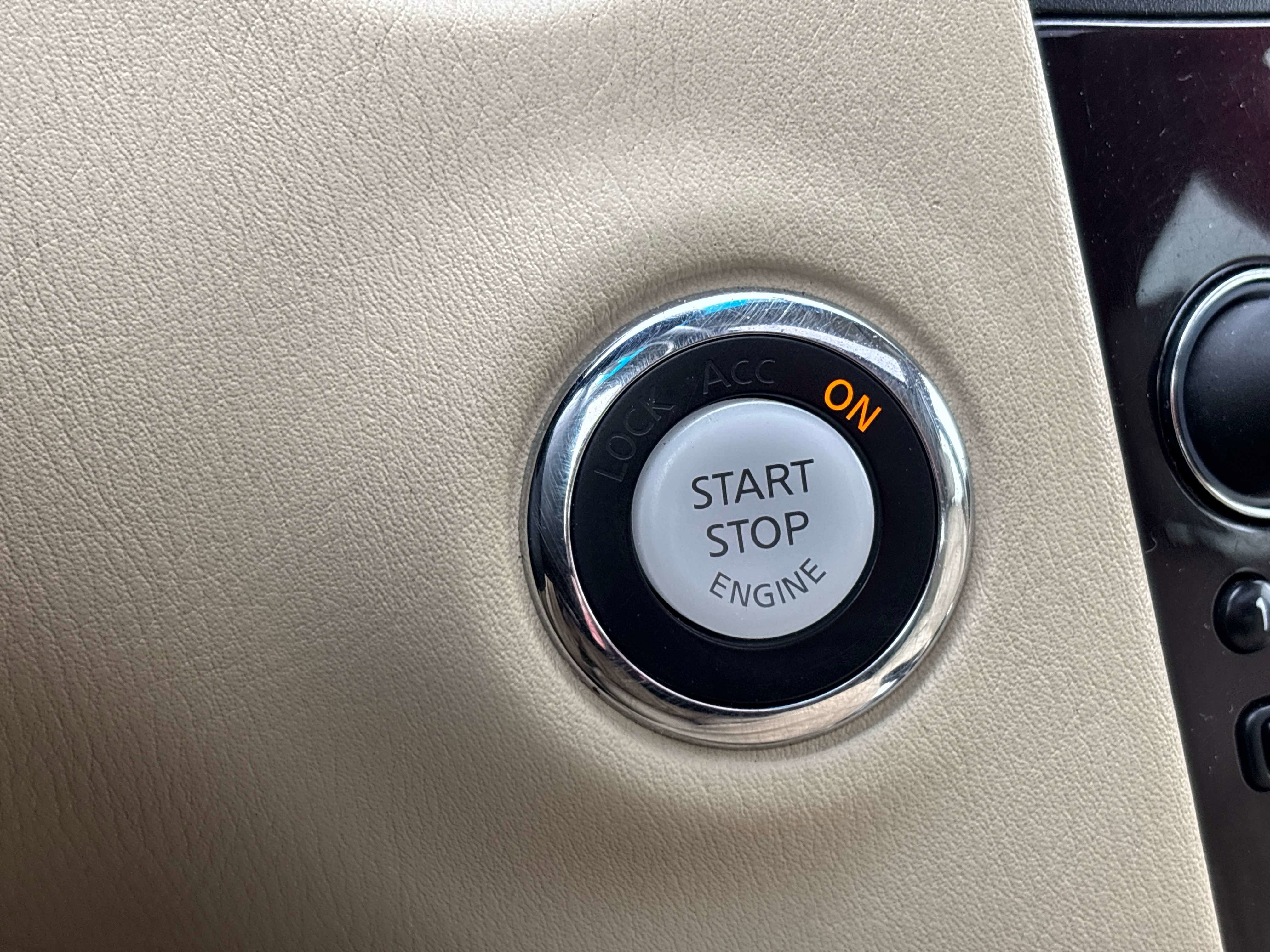 Used 2017 INFINITI QX50 AWD w/ Premium Plus Package image 27