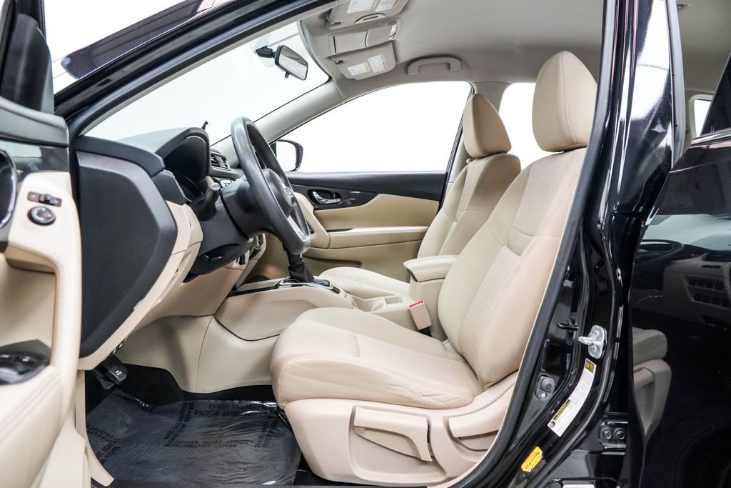 Used 2017 Nissan Rogue S FWD image 16