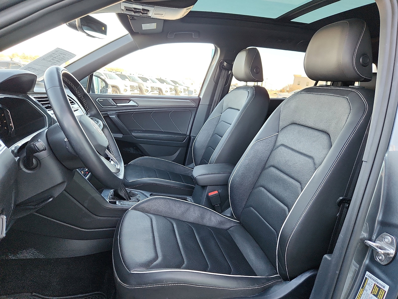 Used 2023 Volkswagen Tiguan SEL R-Line image 13