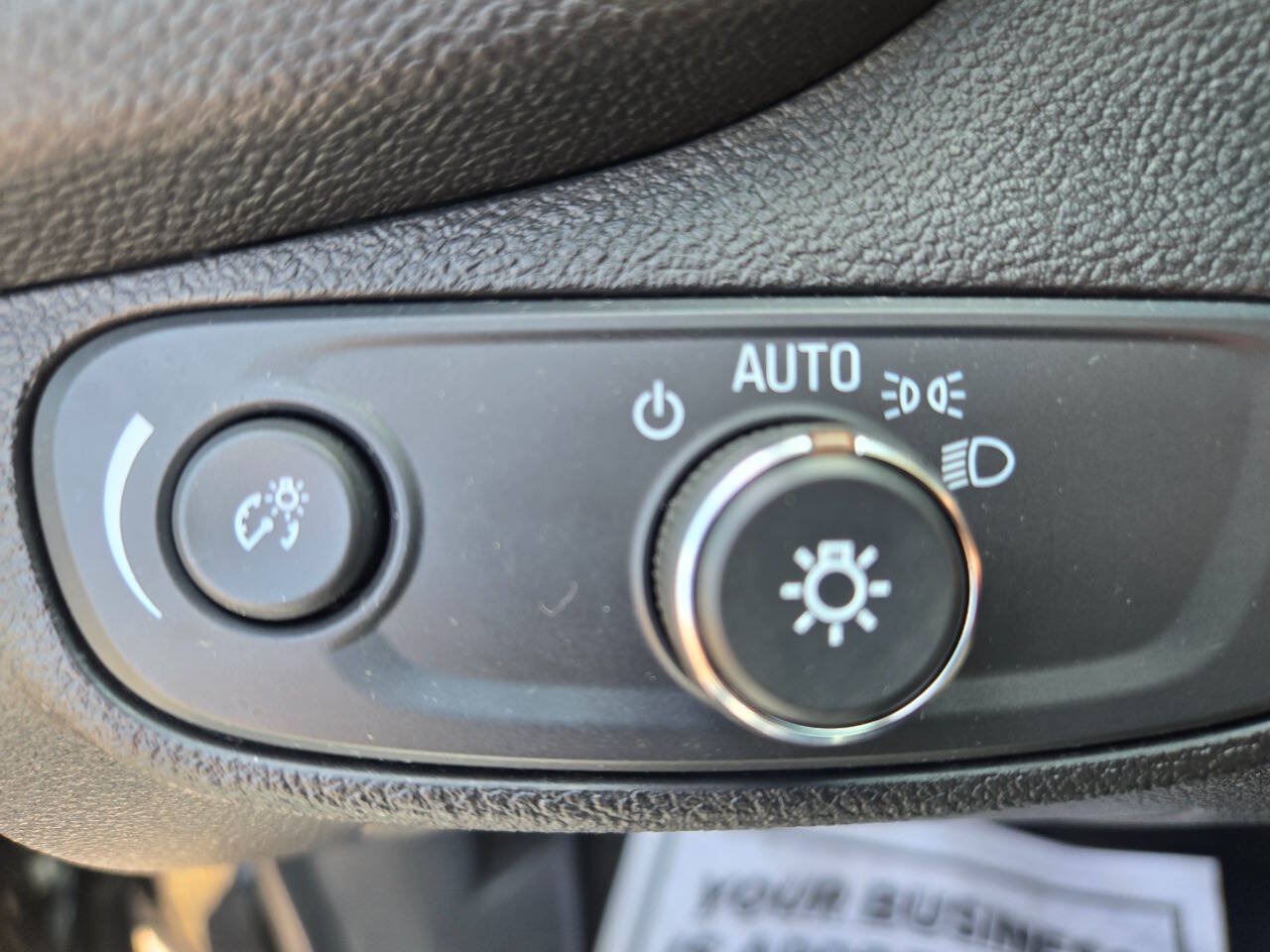 Used 2020 Chevrolet Trax LT FWD image 15