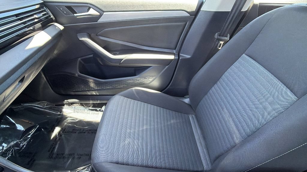 Used 2025 Volkswagen Jetta S FWD image 12