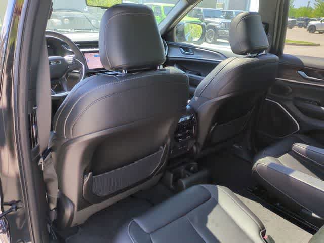 New 2026 Jeep Grand Cherokee L Limited AWD/4WD image 19