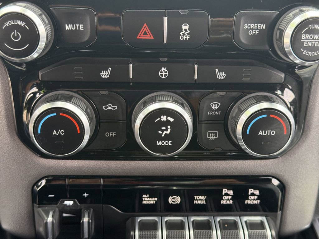 Used 2022 RAM 3500 Big Horn w/ Level C Equiment Group image 16