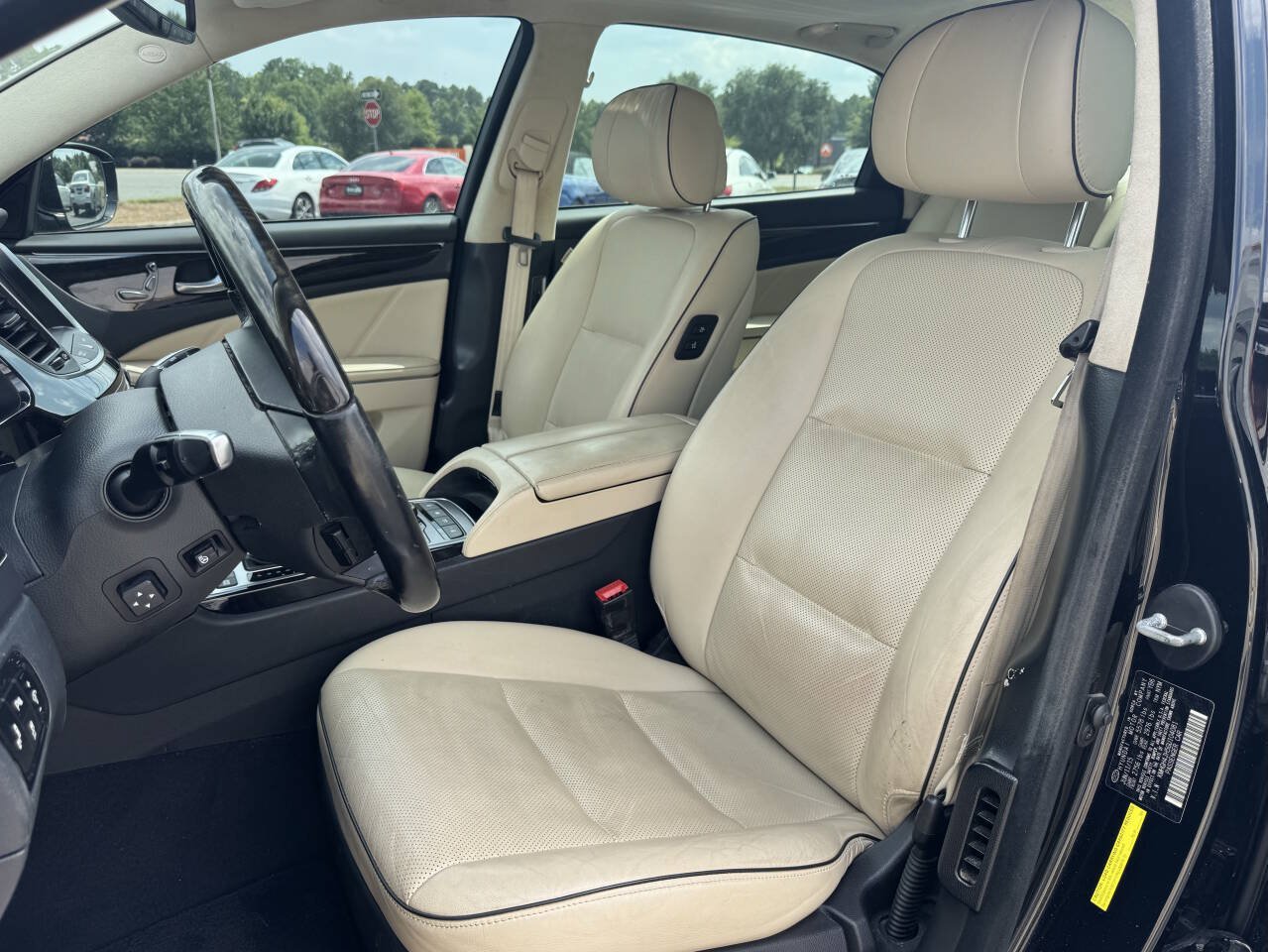 Used 2016 Hyundai Equus Signature RWD image 9