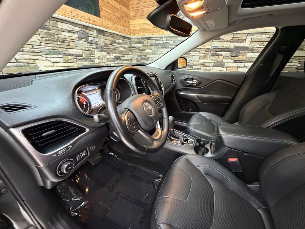 Used 2021 Jeep Cherokee Limited AWD/4WD image 10