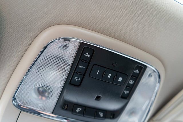 Used 2023 Chrysler 300 Touring L w/ Popular Equipment Group image 34