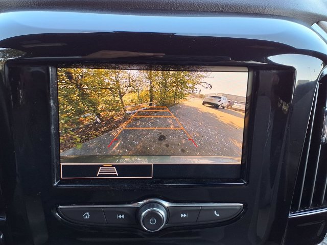 Used 2023 Chevrolet Traverse LS FWD image 14