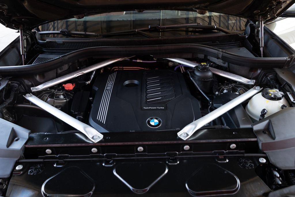 Used 2022 BMW X5 xDrive40i w/ M Sport Package AWD/4WD image 91