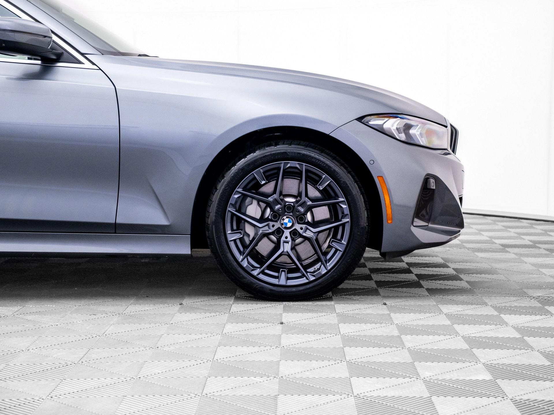 Certified 2025 BMW 330i xDrive Sedan w/ Premium Package AWD/4WD image 36