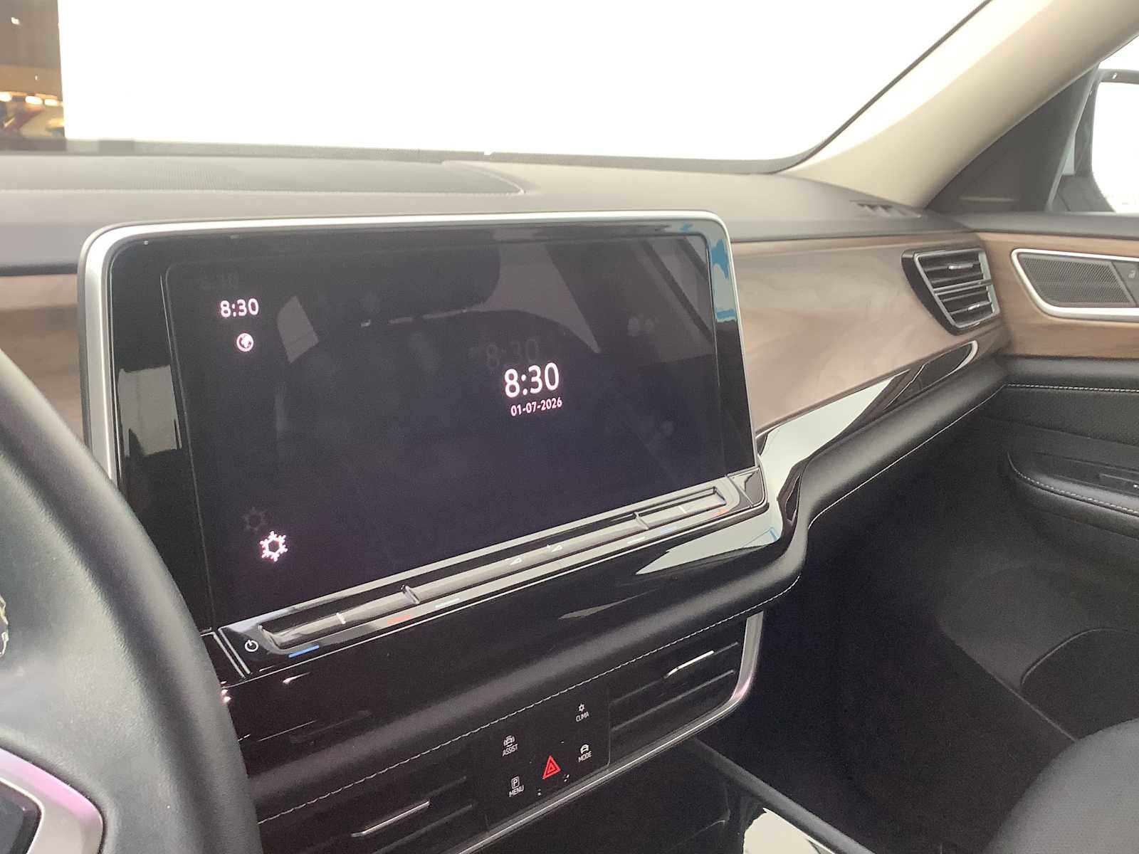 Used 2024 Volkswagen Atlas SE image 17