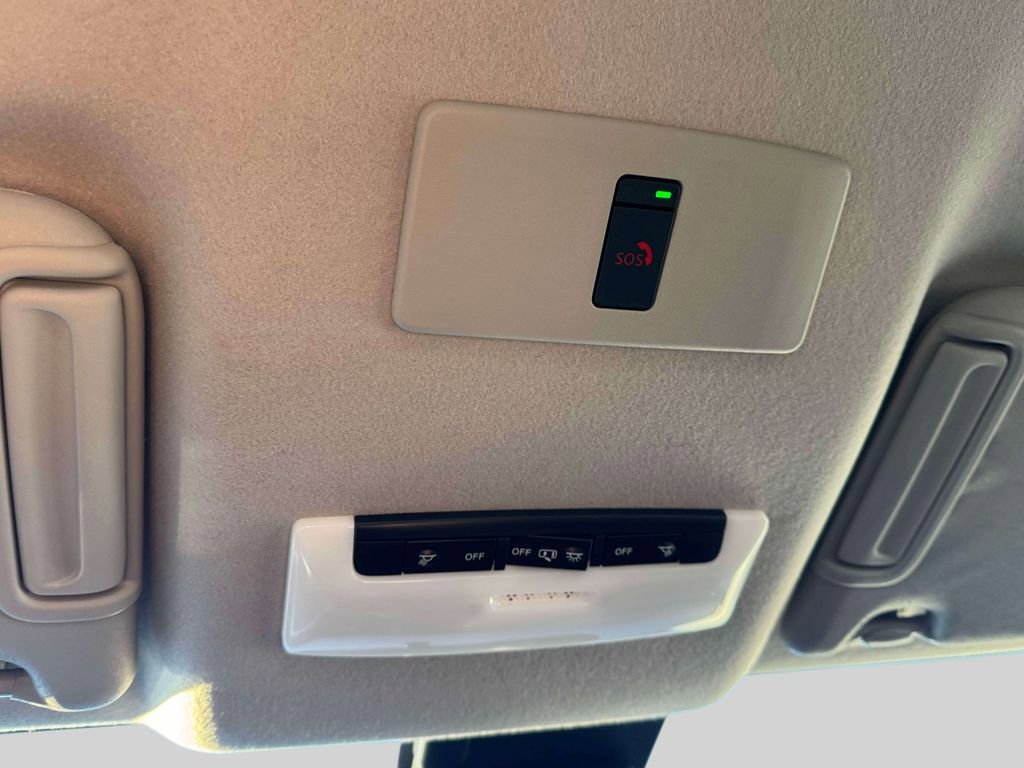 Certified 2025 Nissan Versa SR w/ Trunk Package FWD image 29