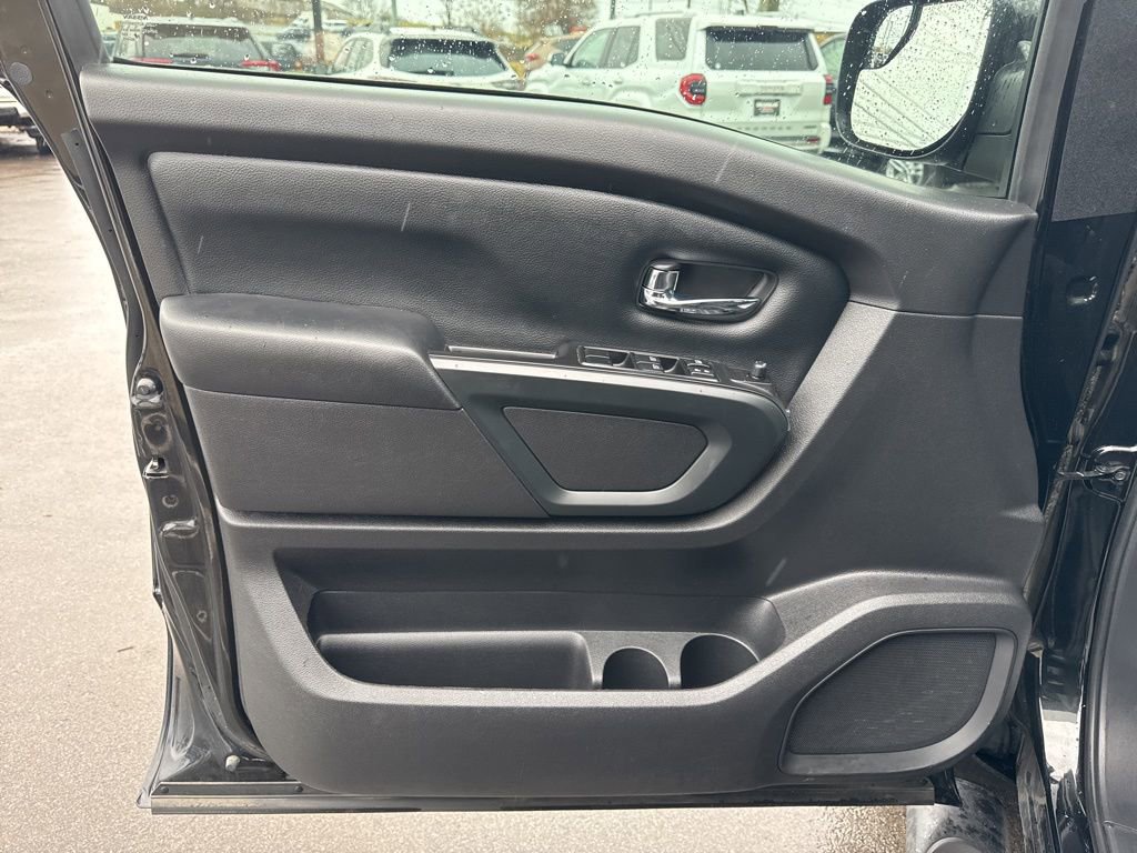 Used 2019 Nissan Titan SV w/ SV Convenience Package image 10