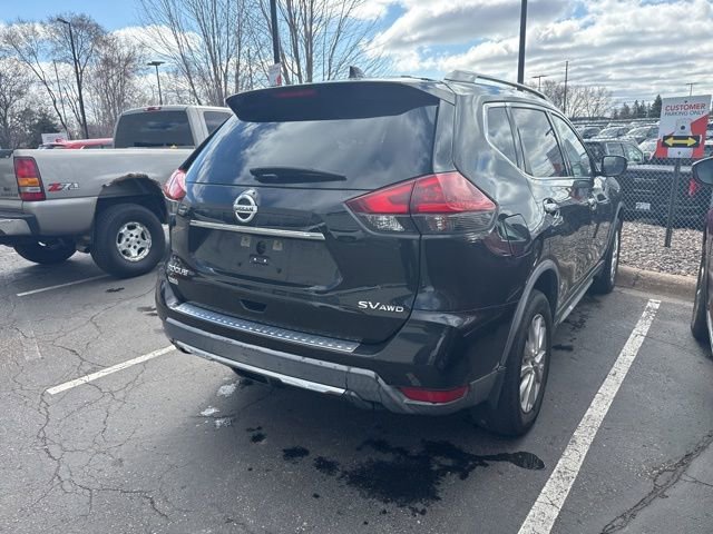 Used 2018 Nissan Rogue SV image 2