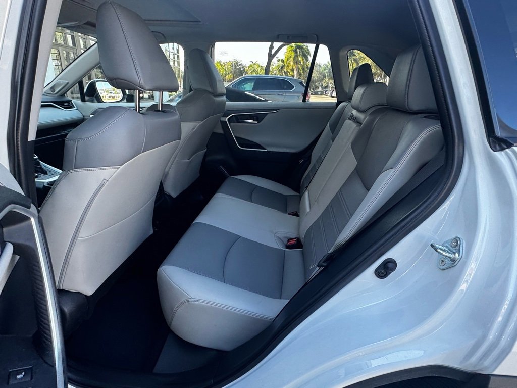 Used 2022 Toyota RAV4 Limited image 11