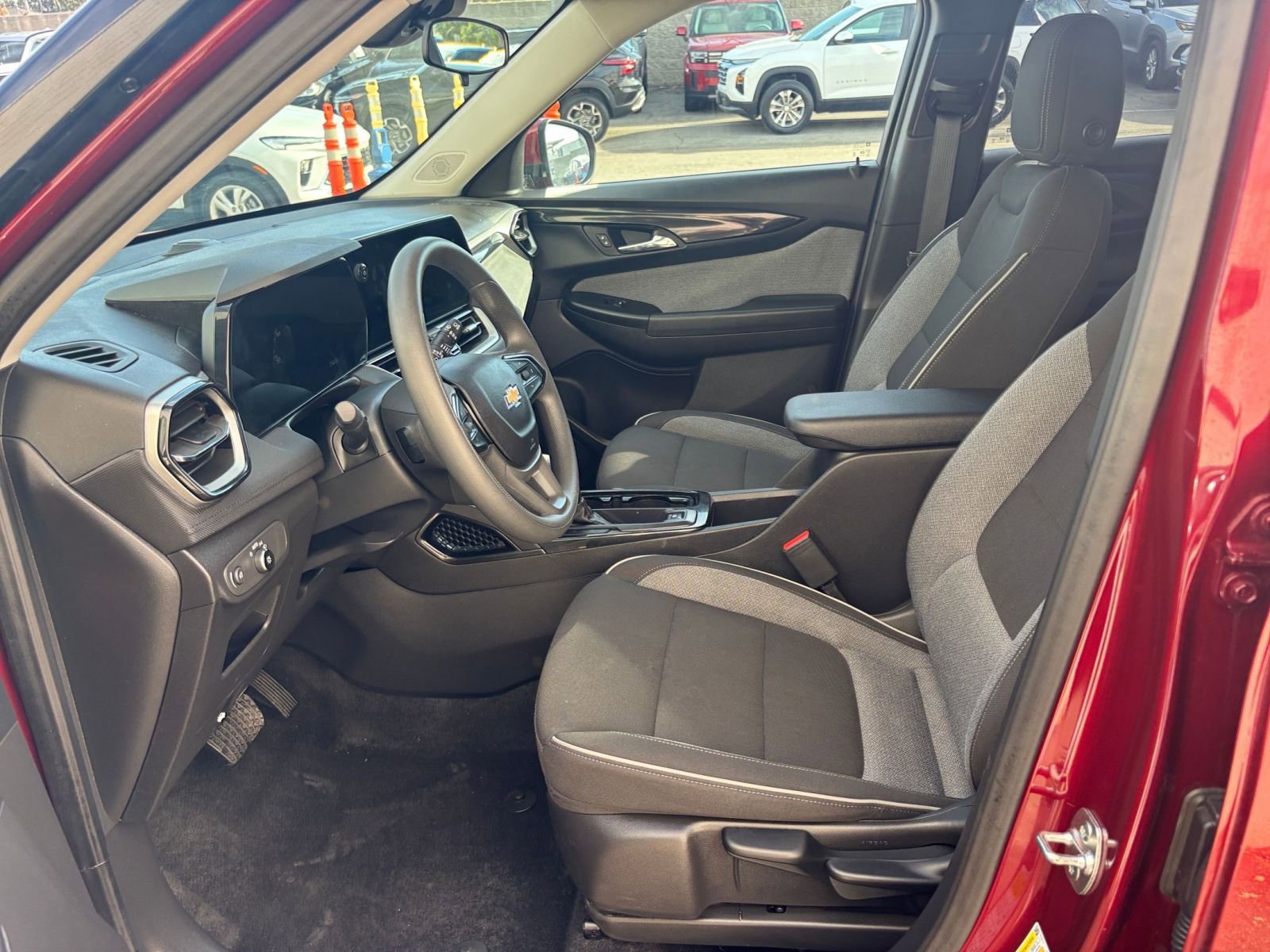 Used 2025 Chevrolet TrailBlazer LT image 27