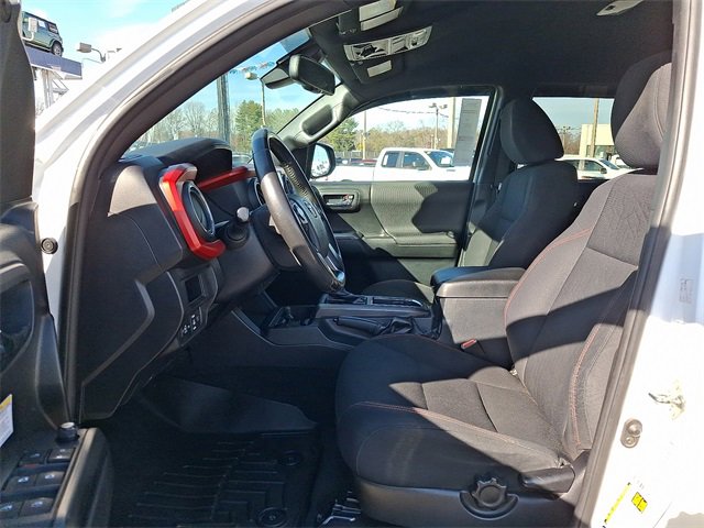 Used 2019 Toyota Tacoma TRD Off-Road image 13