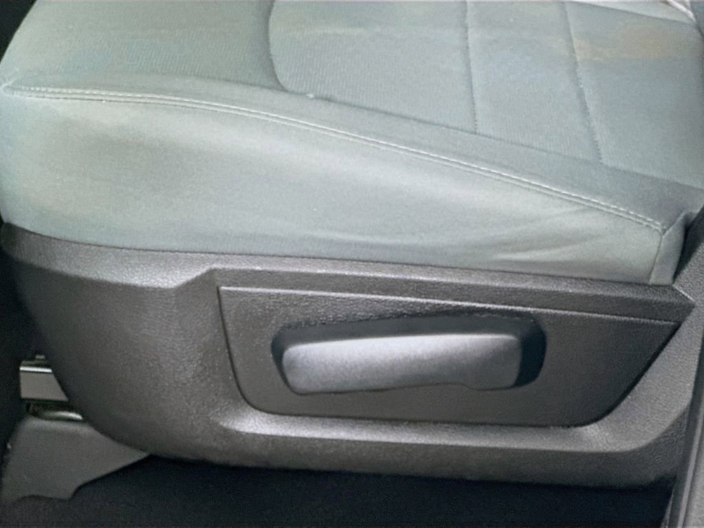 Used 2020 RAM 1500 Classic SLT image 21