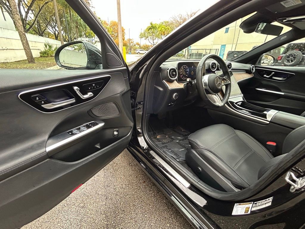 Used 2025 Mercedes-Benz C 300 4MATIC Sedan image 15