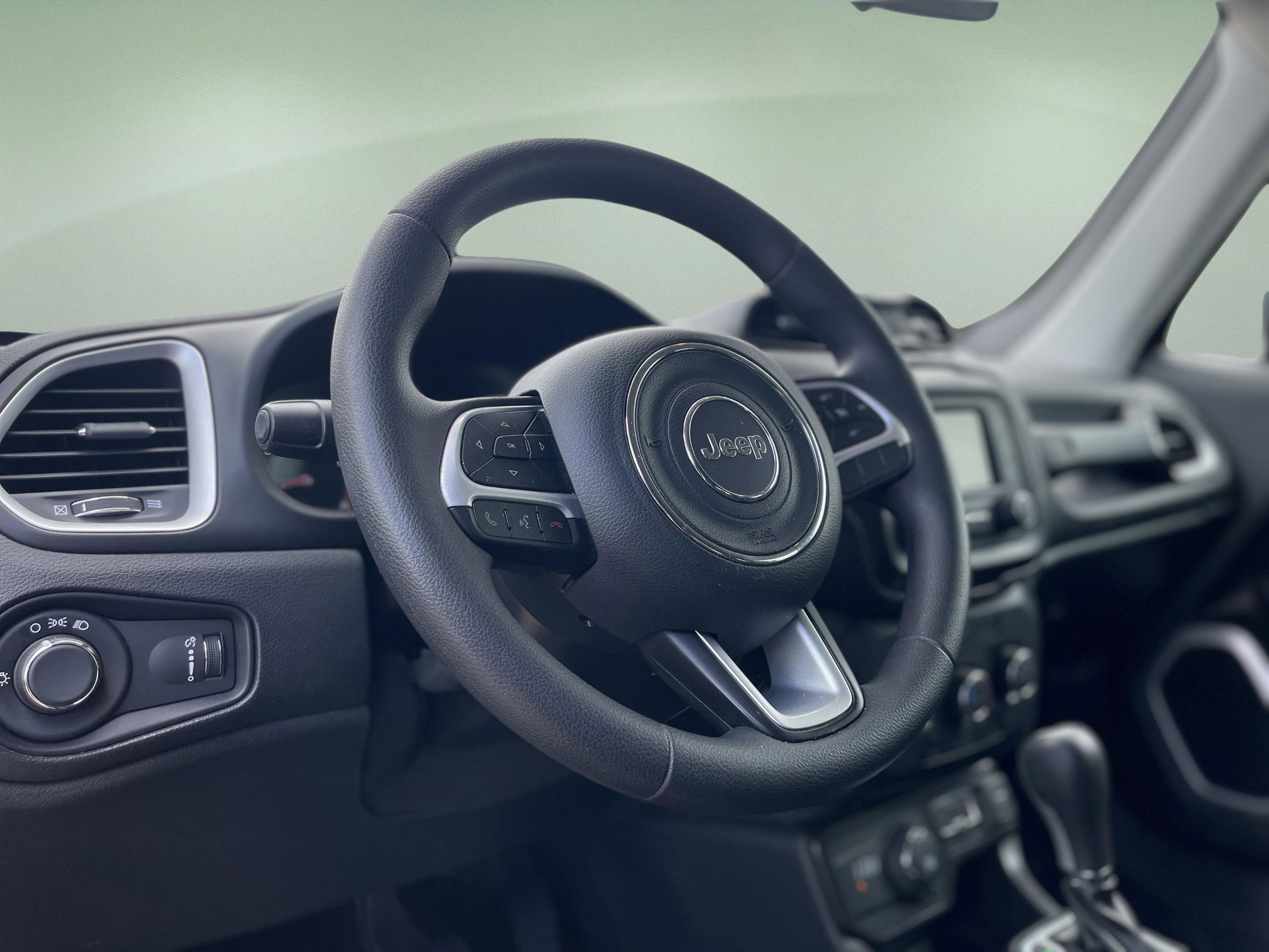 Used 2020 Jeep Renegade Sport w/ Sport Appearance Group AWD/4WD image 12