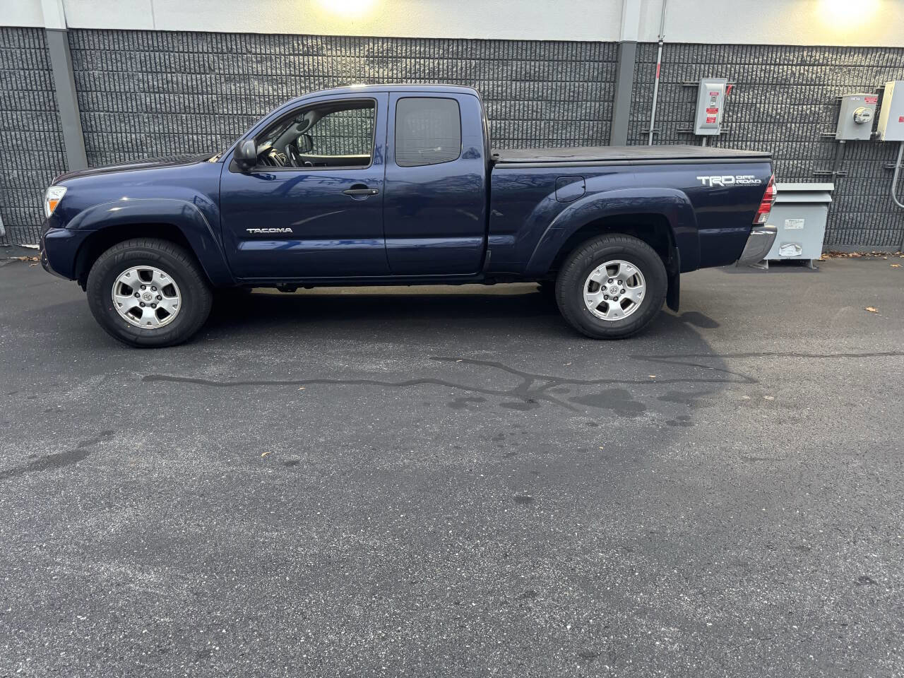 Used 2013 Toyota Tacoma V6 4x4 4dr Access Cab 6.1 ft S image 26
