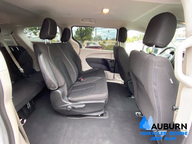 Used 2021 Chrysler Voyager L FWD image 14