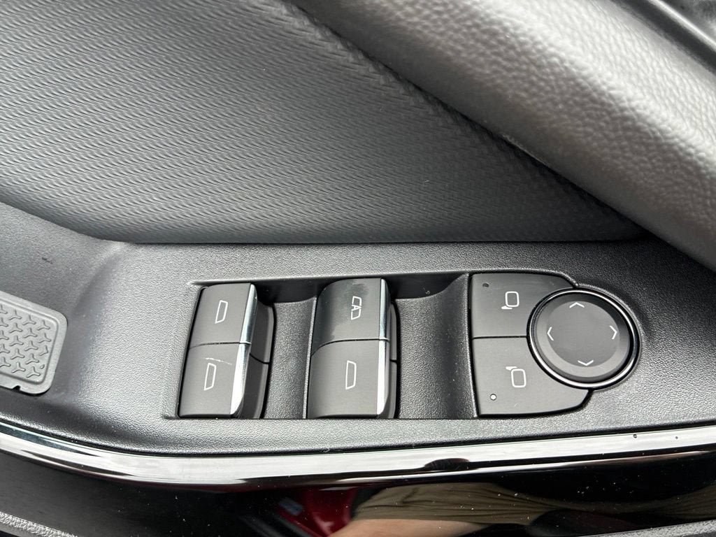 New 2027 Chevrolet Equinox RS w/ Safety and Technology Package AWD/4WD image 23
